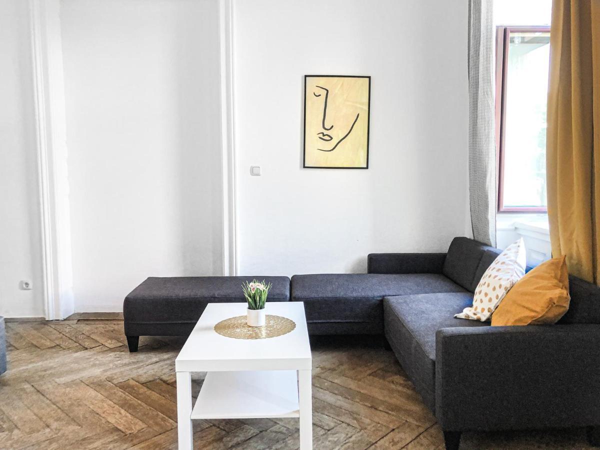 Commodious 2Br Apt. Near Akh-Perfect For Groups Viyana Dış mekan fotoğraf