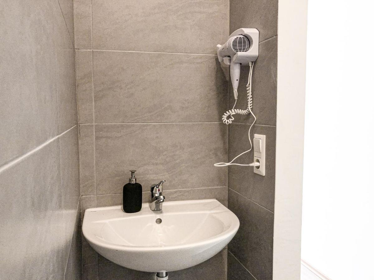 Commodious 2Br Apt. Near Akh-Perfect For Groups Viyana Dış mekan fotoğraf